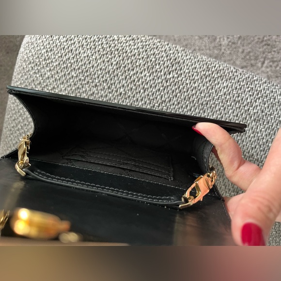 Michael Kors Black Barbara Envelope Acrylic Clutch - Picture 9 of 12